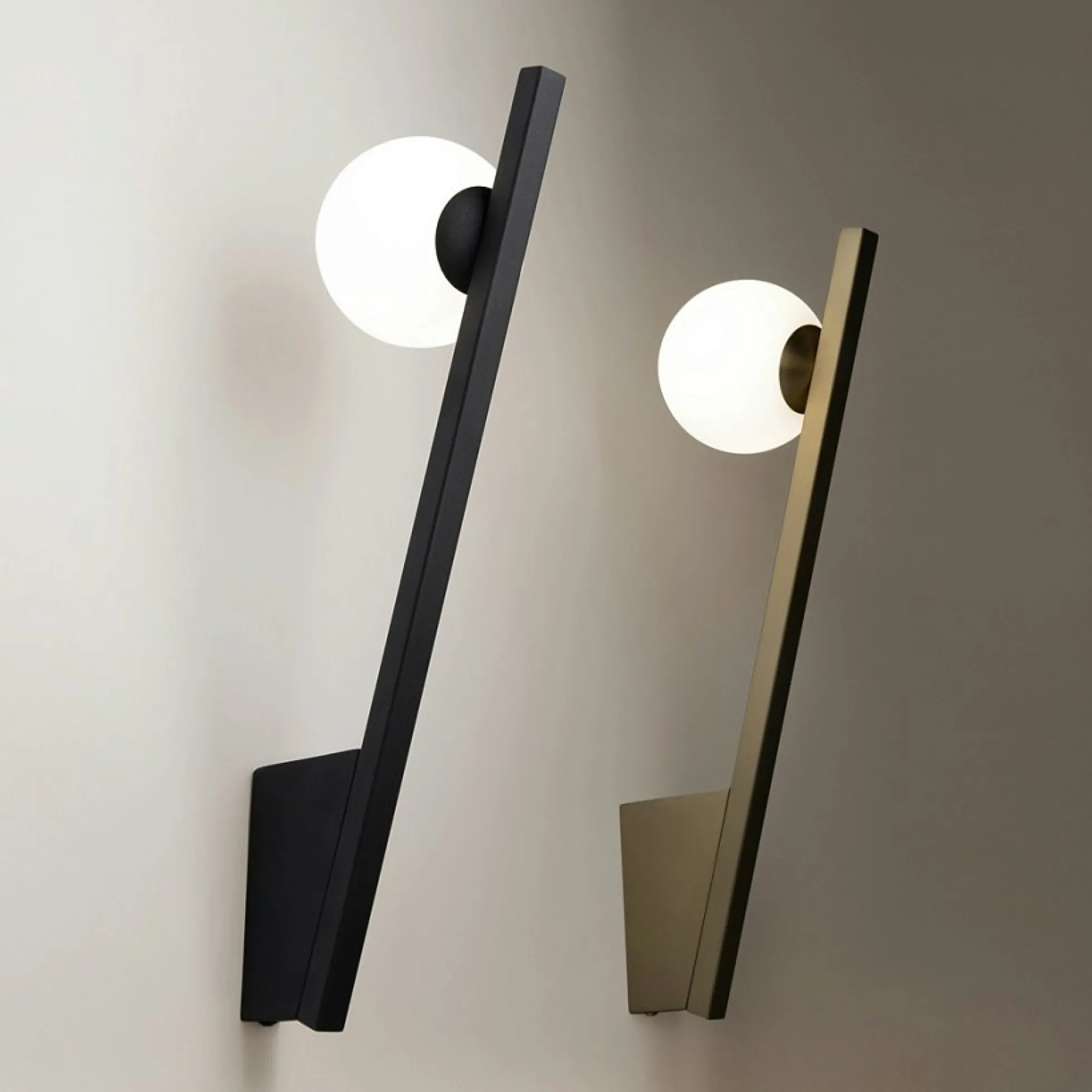 Applique murale design noire – torche & globe verre MESA