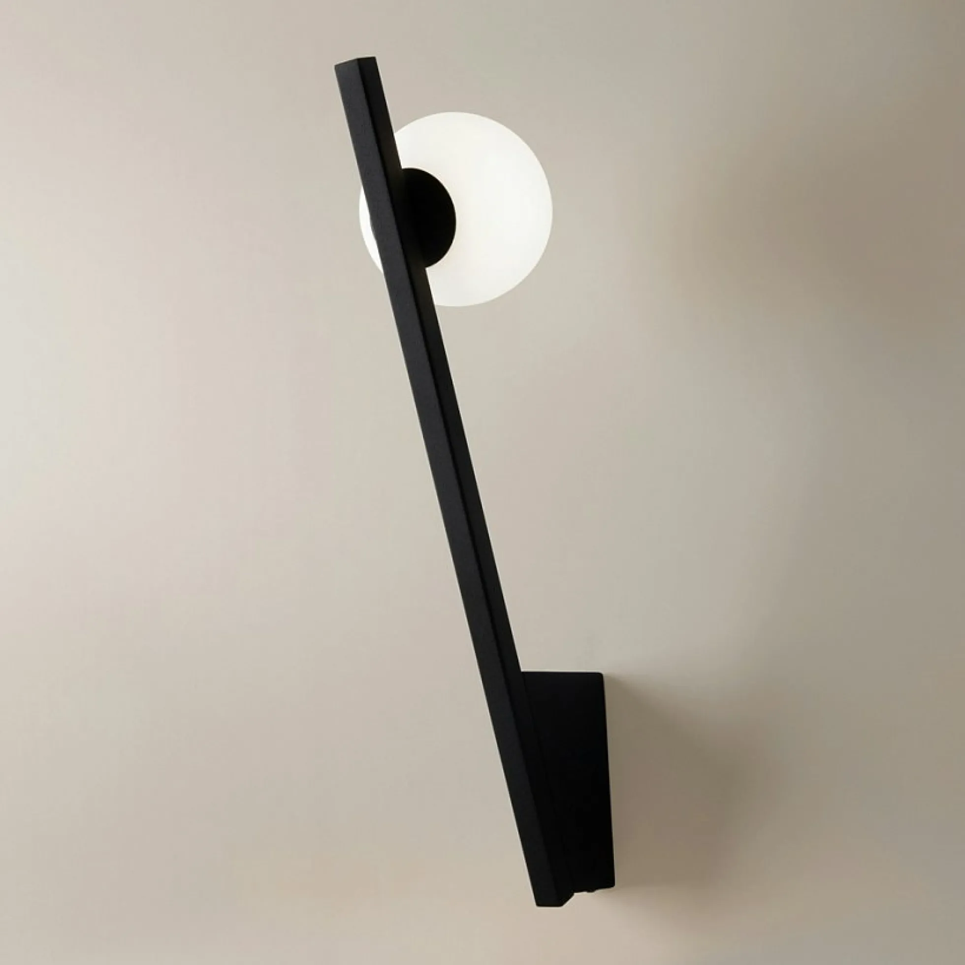 Applique murale design noire – torche & globe verre MESA