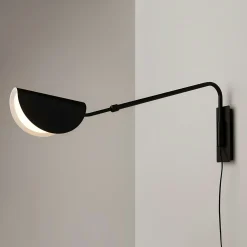 Applique murale noire – abat‑jour plié, bras orientable LENORE