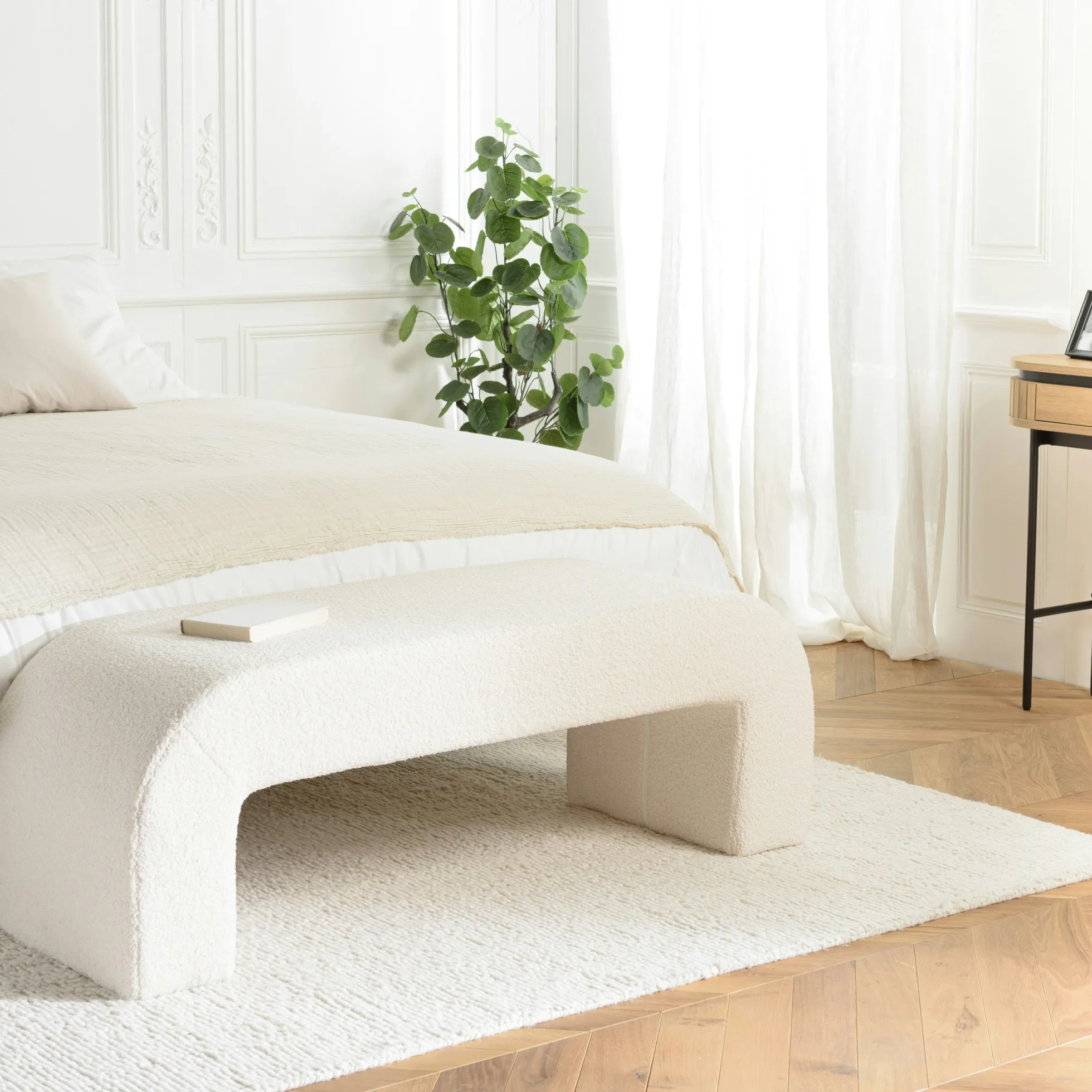 Banc de lit design tissu bouclette écru COLOMBUS
