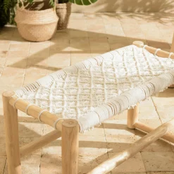 Banc rondins de teck naturel assise macramé blanc MANAK