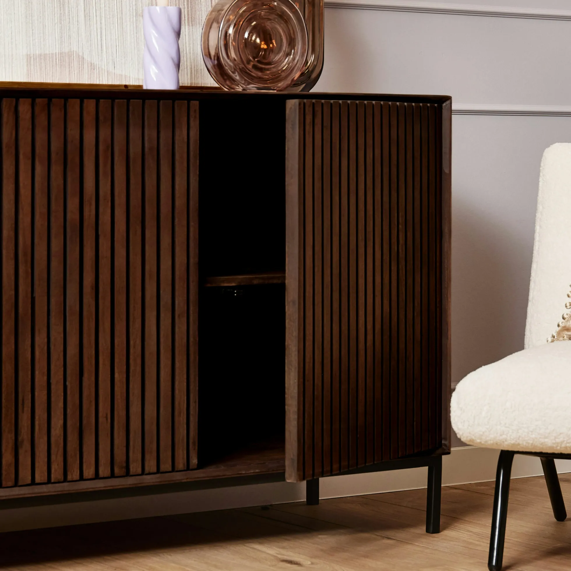 Buffet vintage bois brun 4 portes rainurées CORTINA