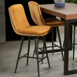 Chaise de bar en velours doré à double coussinage (lot de 2) OKA