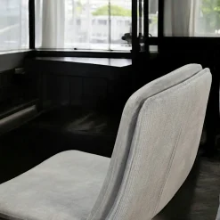 Chaise de bar en velours gris à double coussinage (lot de 2) OKA