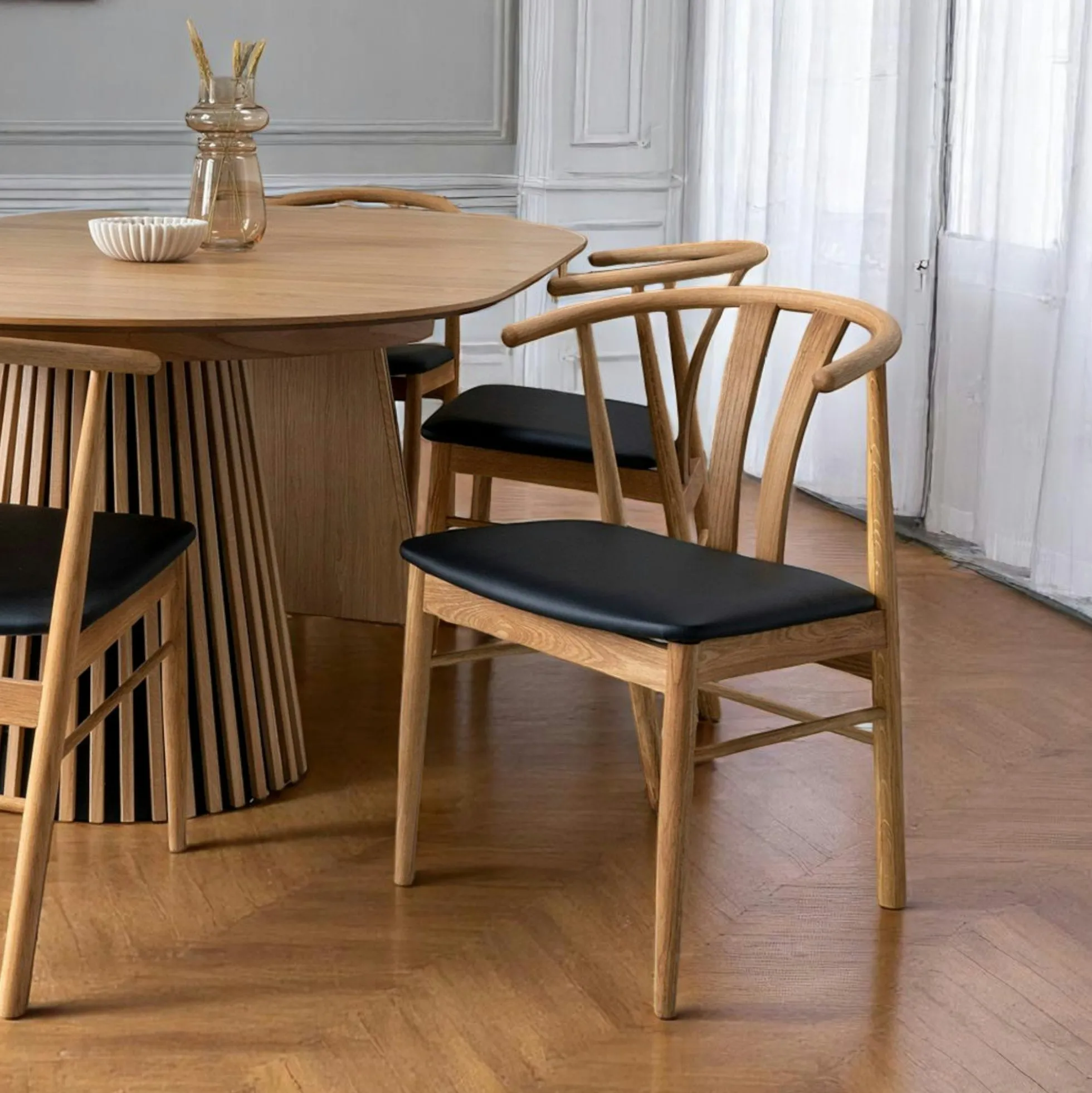 Chaise de salle à manger design en bois de chêne avec assise noire (lot de 2) BERLIN