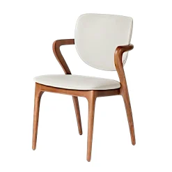 Chaise en cuir gris clair, accoudoirs bois brun ALDER
