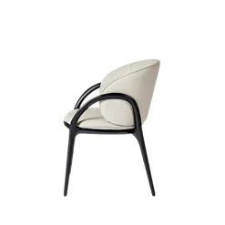 Chaise en cuir gris clair dos rond accoudoirs bois noir ALDER