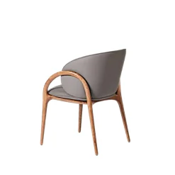 Chaise en cuir gris foncé dos rond accoudoirs bois brun ALDER