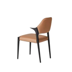 Chaise en cuir marron design, accoudoirs bois noir ALDER