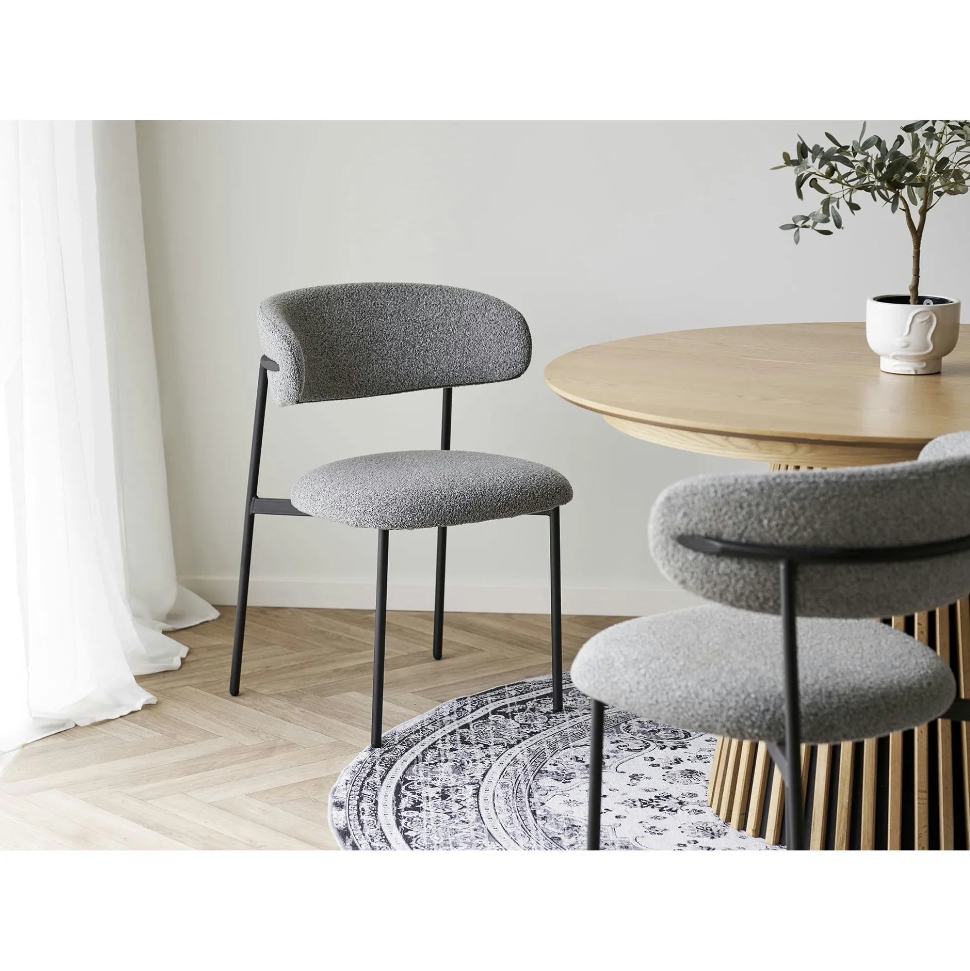 Chaise gris clair en bouclette avec dossier arrondi (lot de 2) MONTREUX