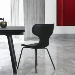 Chaise noire avec dossier en T, revêtement nettoyable (lot de 2) LOMBARDIE