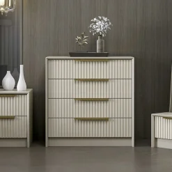 Commode moderne 4 tiroirs beige, façade rainurée BYRON