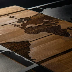 Décoration murale en métal et bois – planisphère