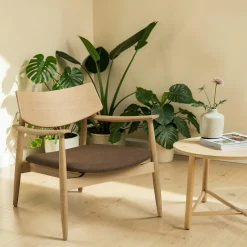 Fauteuil design scandinave en bois de chêne clair ROTTERDAM