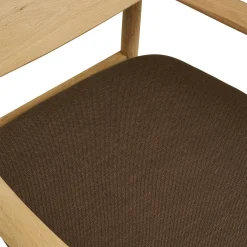 Fauteuil design scandinave en bois de chêne clair ROTTERDAM