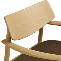 Fauteuil design scandinave en bois de chêne clair ROTTERDAM