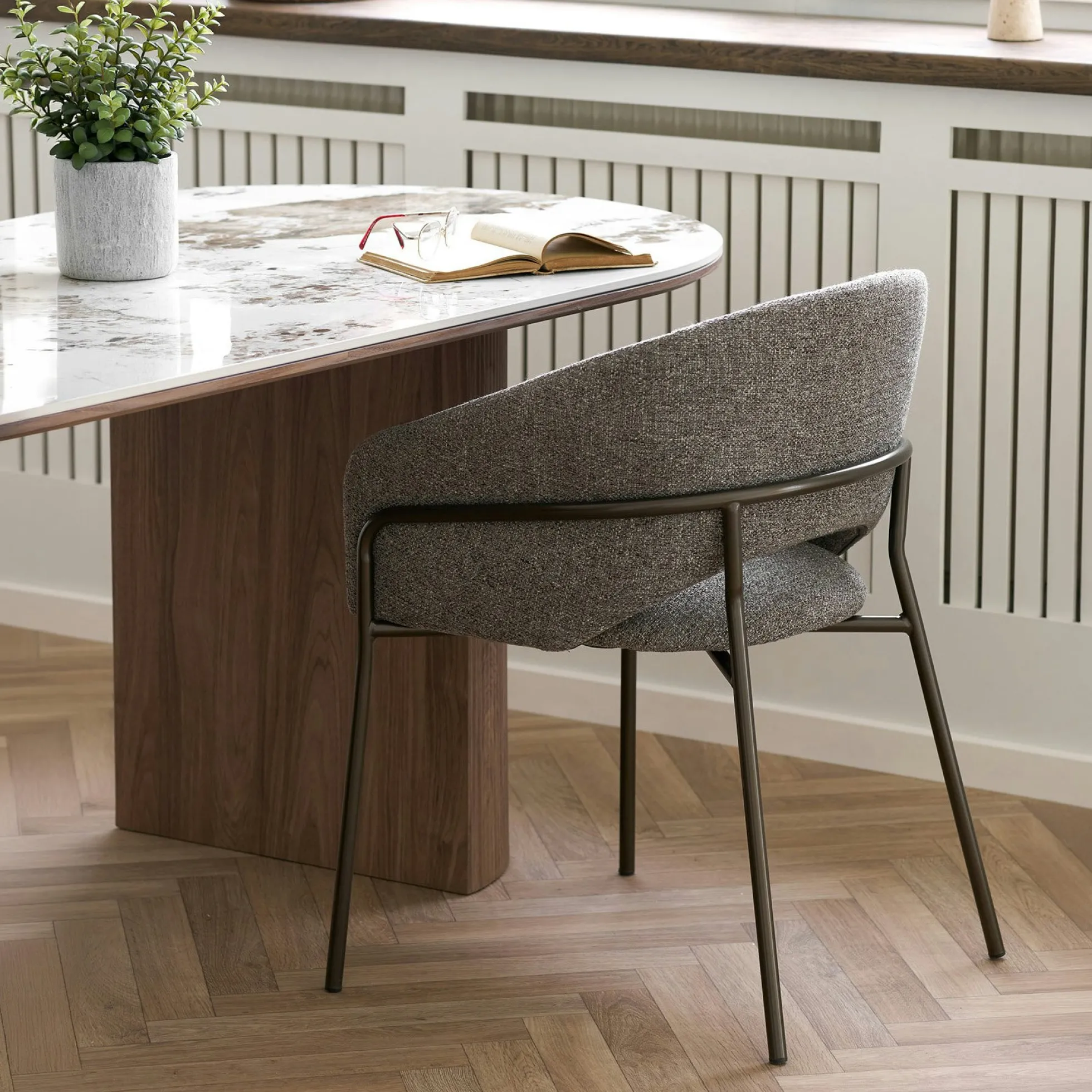 Fauteuil de table en tissu gris foncé, pieds chromés (lot de 2) BERLIN