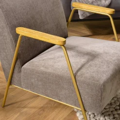 Fauteuil gris foncé en tissu avec accoudoirs bois TIM