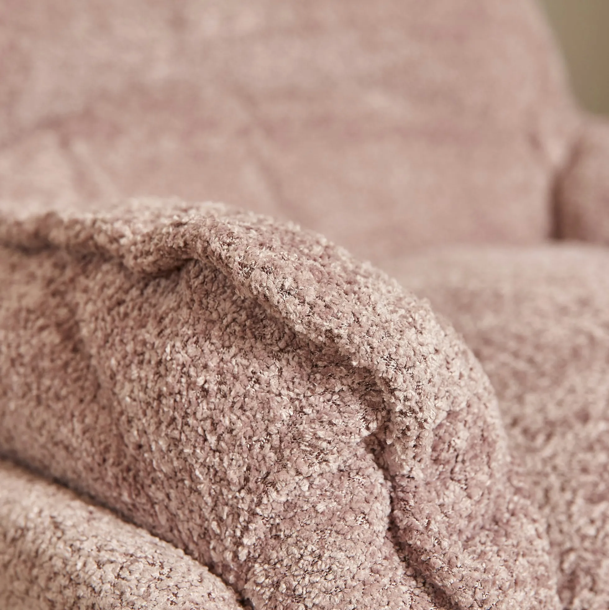 Fauteuil pivotant rose en tissu bouclette BELORA