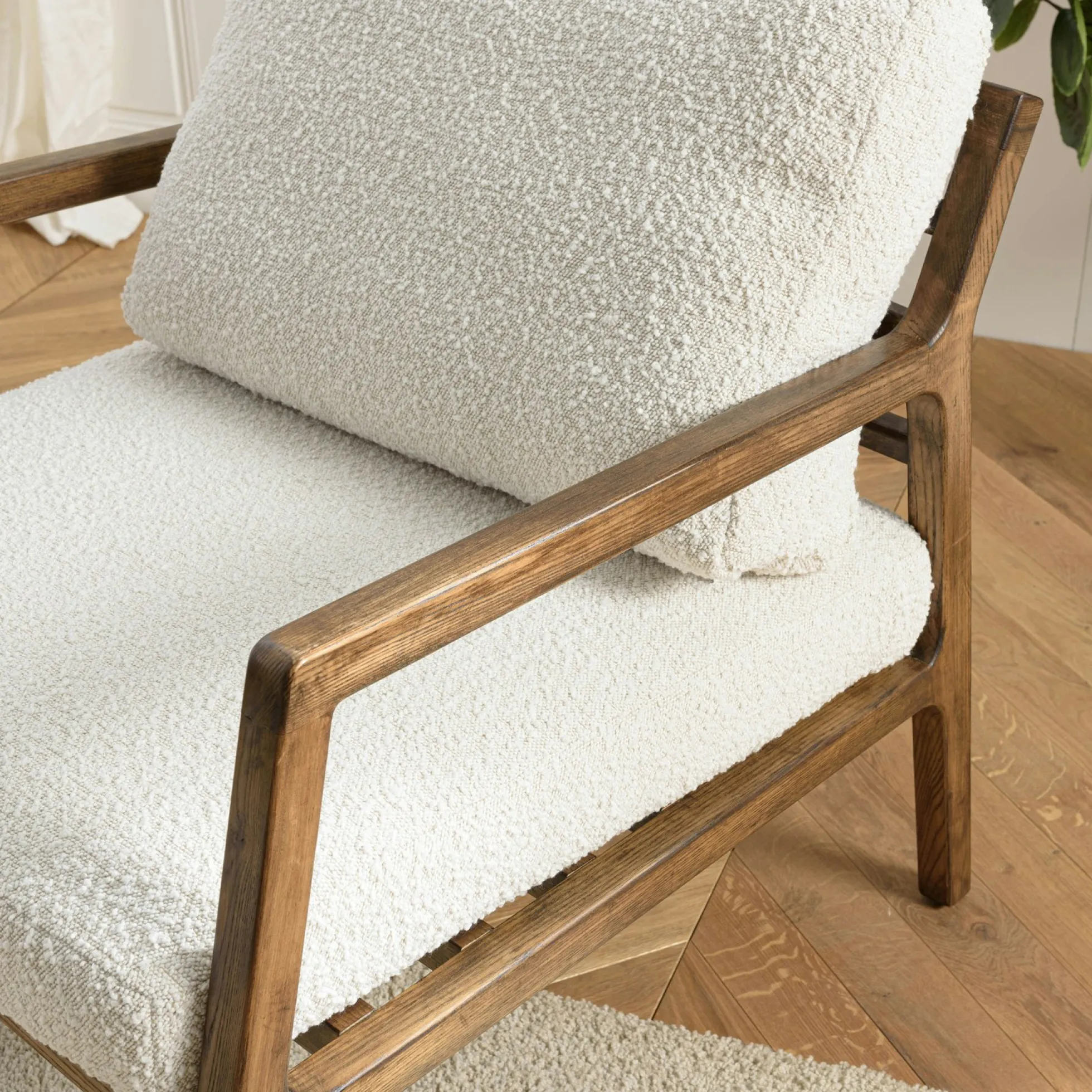 Fauteuil relax en bois coussin tissu bouclette écru TIM