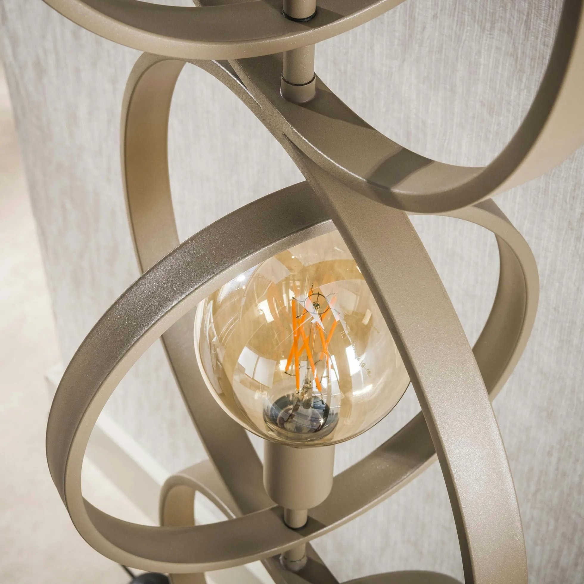 Lampadaire moderne beige 4 anneaux pivotants TRIBECA