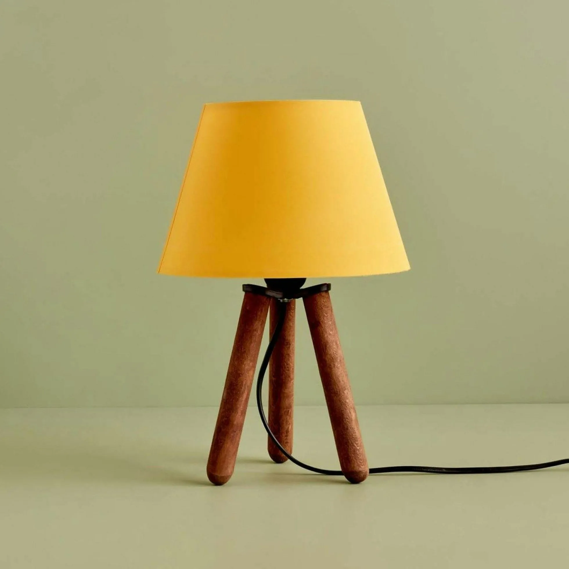 Lampe de chevet trépied moderne, abat-jour jaune KILIS