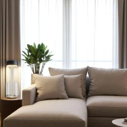 Lampe rechargeable noire avec vase en verre design ALMA