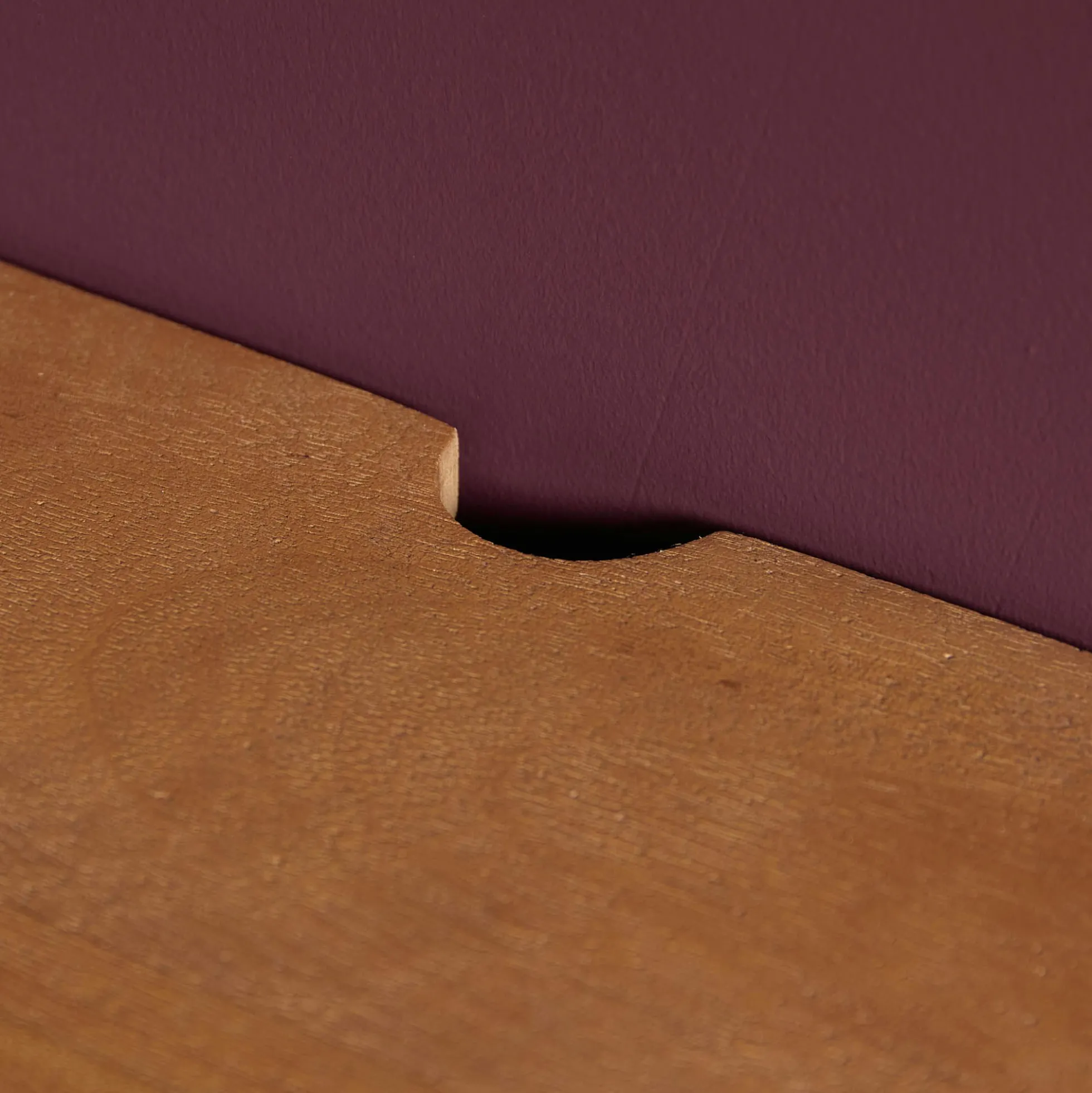 Long meuble TV suspendu en bois, bords arrondis 280 cm AREZZO