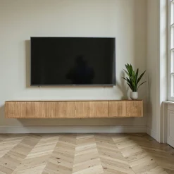 Meuble TV suspendu bois 4 portes rainurées 240 cm CORTINA