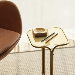 Petite table d'appoint dorée carrée - finition mate JENA