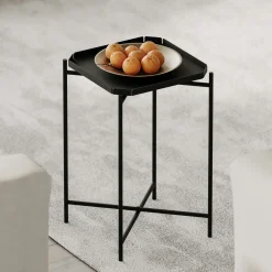 Petite table d’appoint noire carrée, pieds croisés SFAX