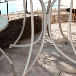 Petite table de jardin en mosaïque bleue et taupe (78x78 cm) GRENADE