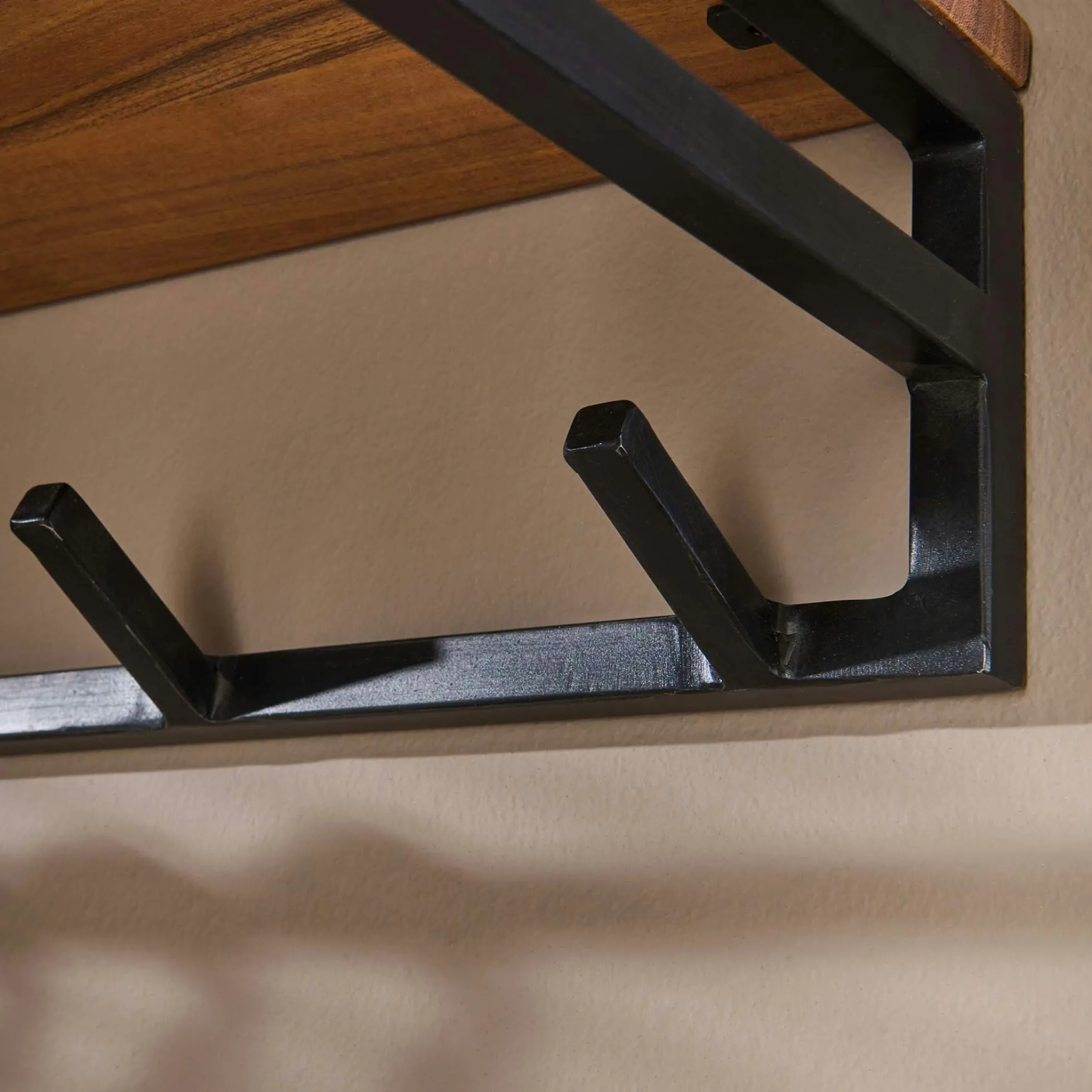 Portemanteau mural en bois d'acacia 6 patères + 1 tringle TRIBECA