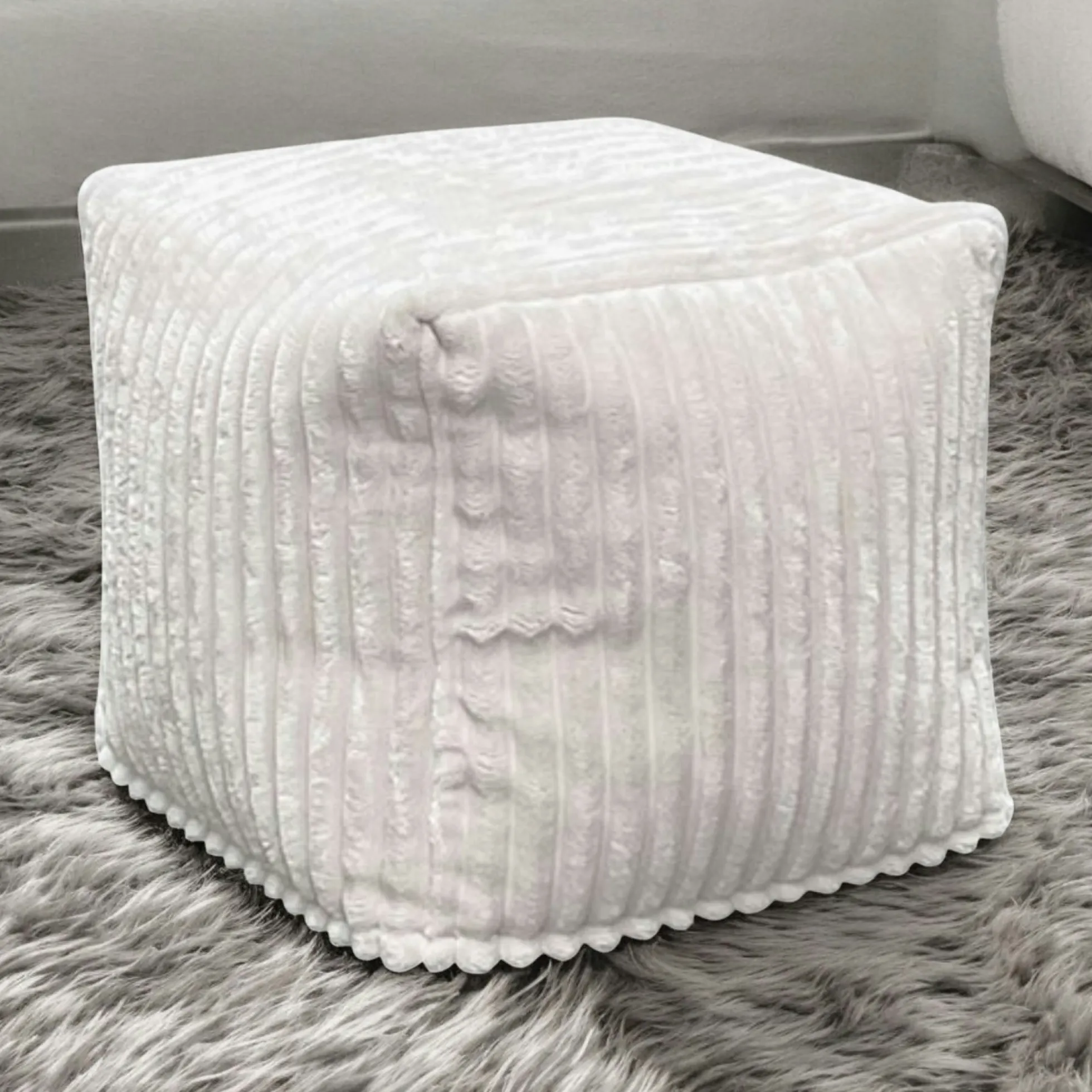 Pouf carré velours grosses côtes blanc VISBY