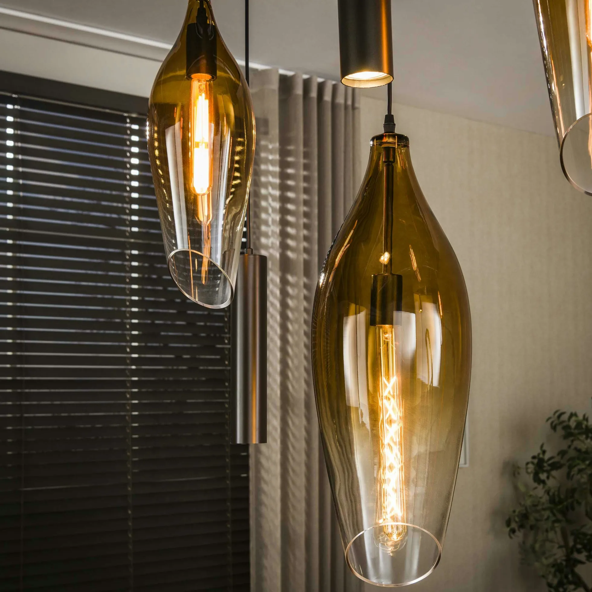 Suspension îlot cuisine verre fumé métal bronze 7 lampes NIAGARA