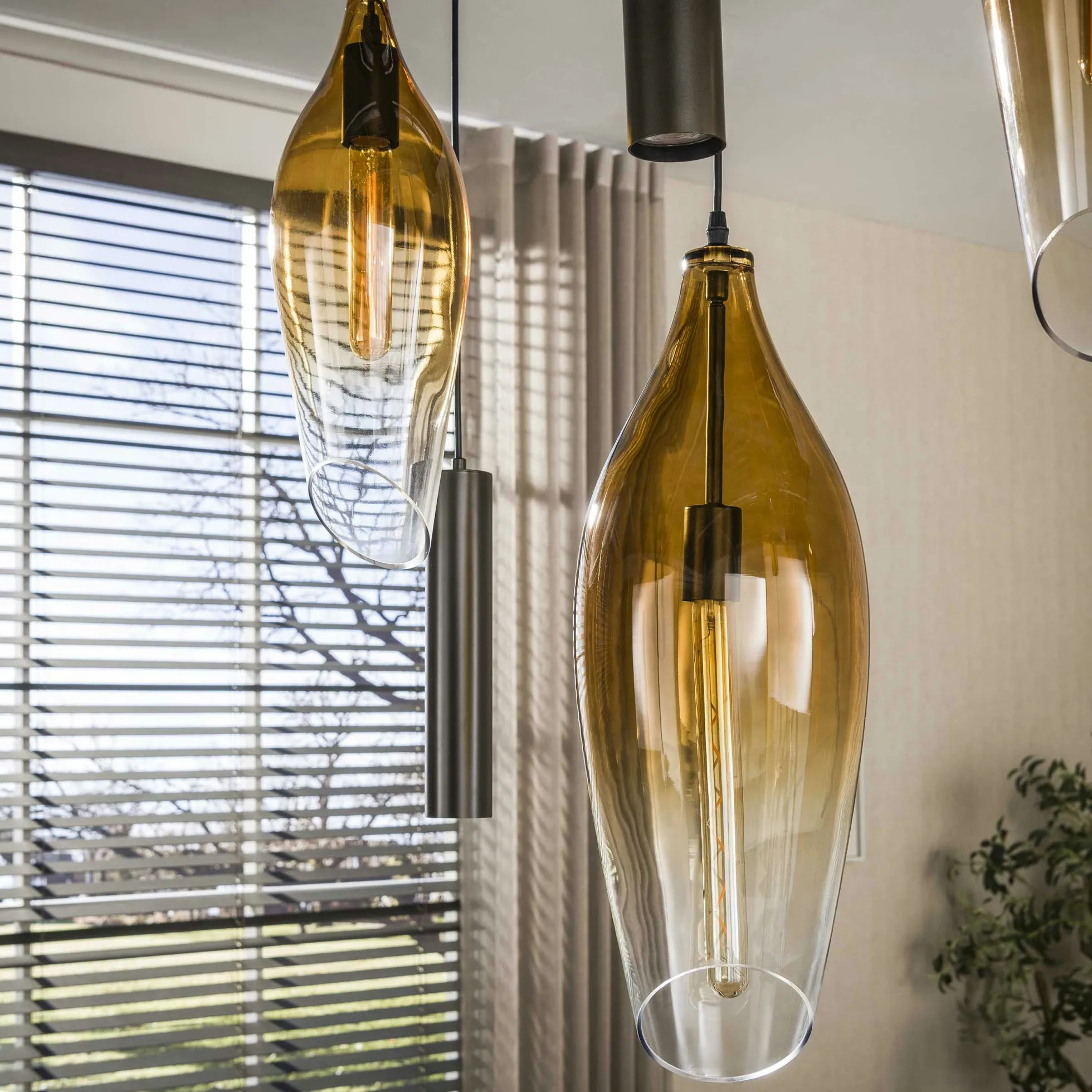 Suspension îlot cuisine verre fumé métal bronze 7 lampes NIAGARA