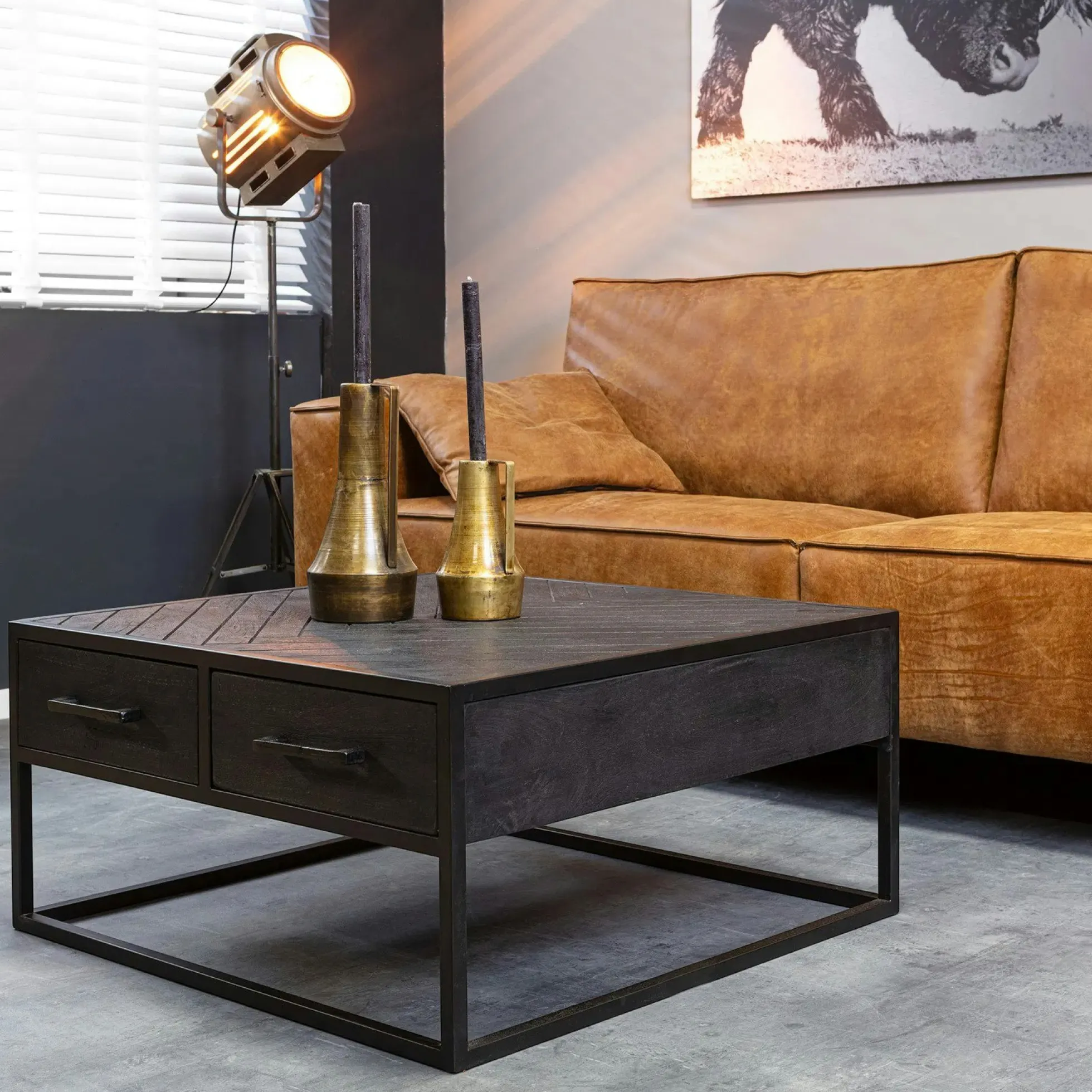 Table basse carrée noire en bois avec rangement ALVERA