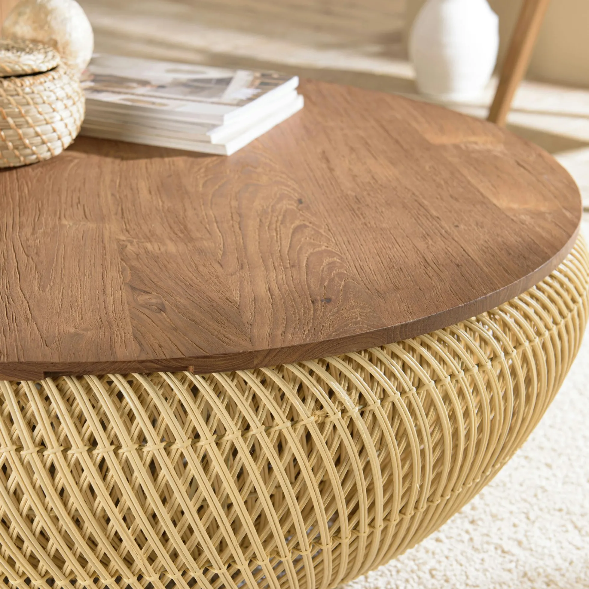 Table basse coffre ronde rotin beige et teck recyclé 100 cm SWING