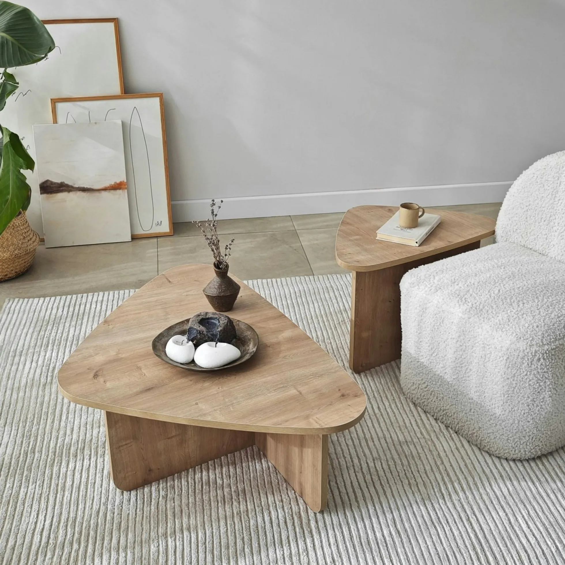 Table basse gigogne effet bois, triangle organique (x2) MARFA