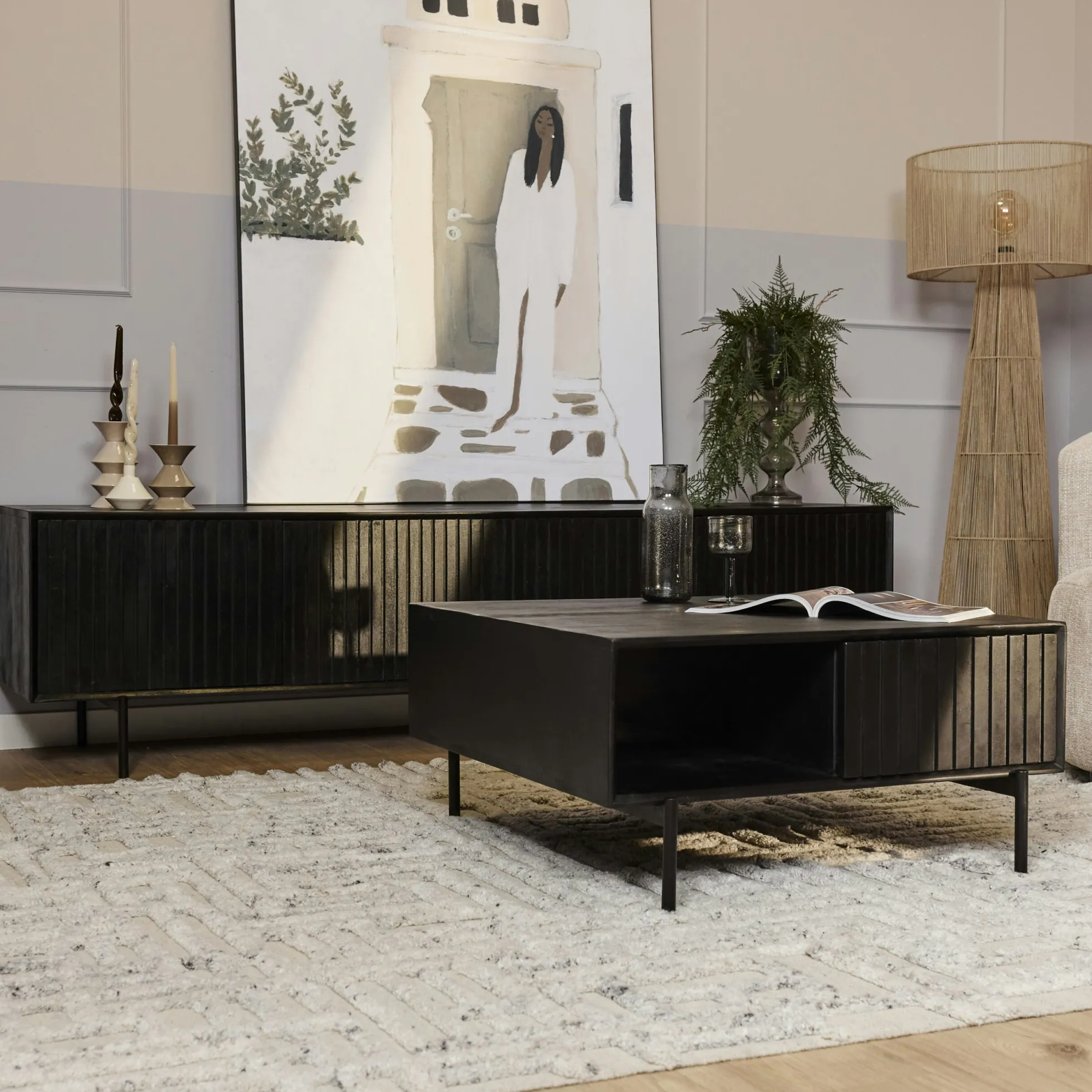 Table basse noire carrée en bois rainuré 2 tiroirs CORTINA