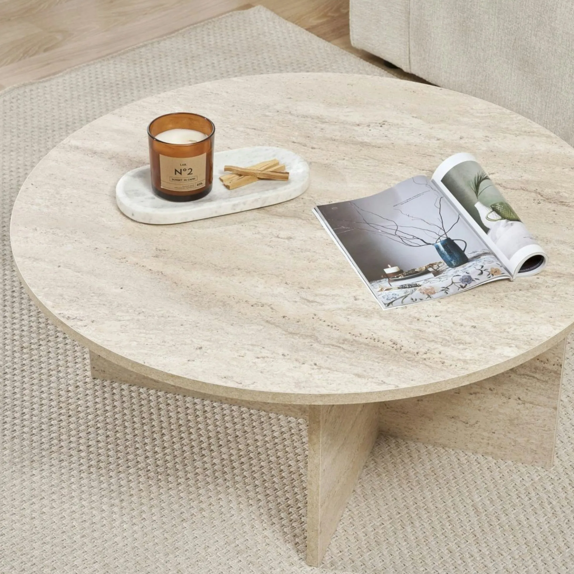 Table basse ronde minimaliste - effet travertin MARFA