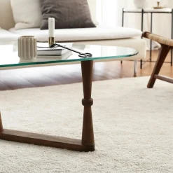 Table basse verre - forme triangle, pied bois sculpté BOMA
