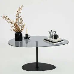 Table basse verre fumé, forme triangle organique TULUM