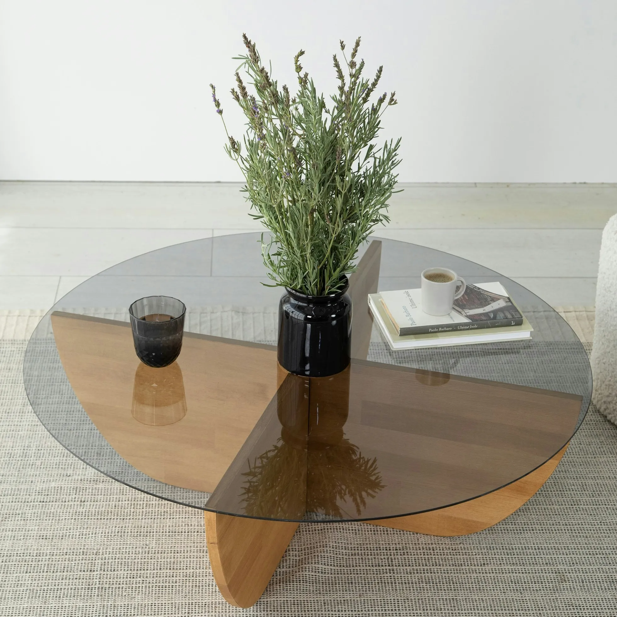 Table basse verre fumé – pied croix bois clair, 90 cm ANZIO