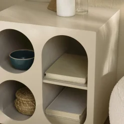 Table de chevet 40x30cm 4 niches en bois peint beige CASTILLE