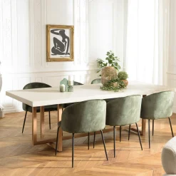 Table de repas béton beige pieds bois design DIKA