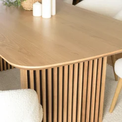 Table de repas moderne angles arrondis pieds baguette AMSTERDAM