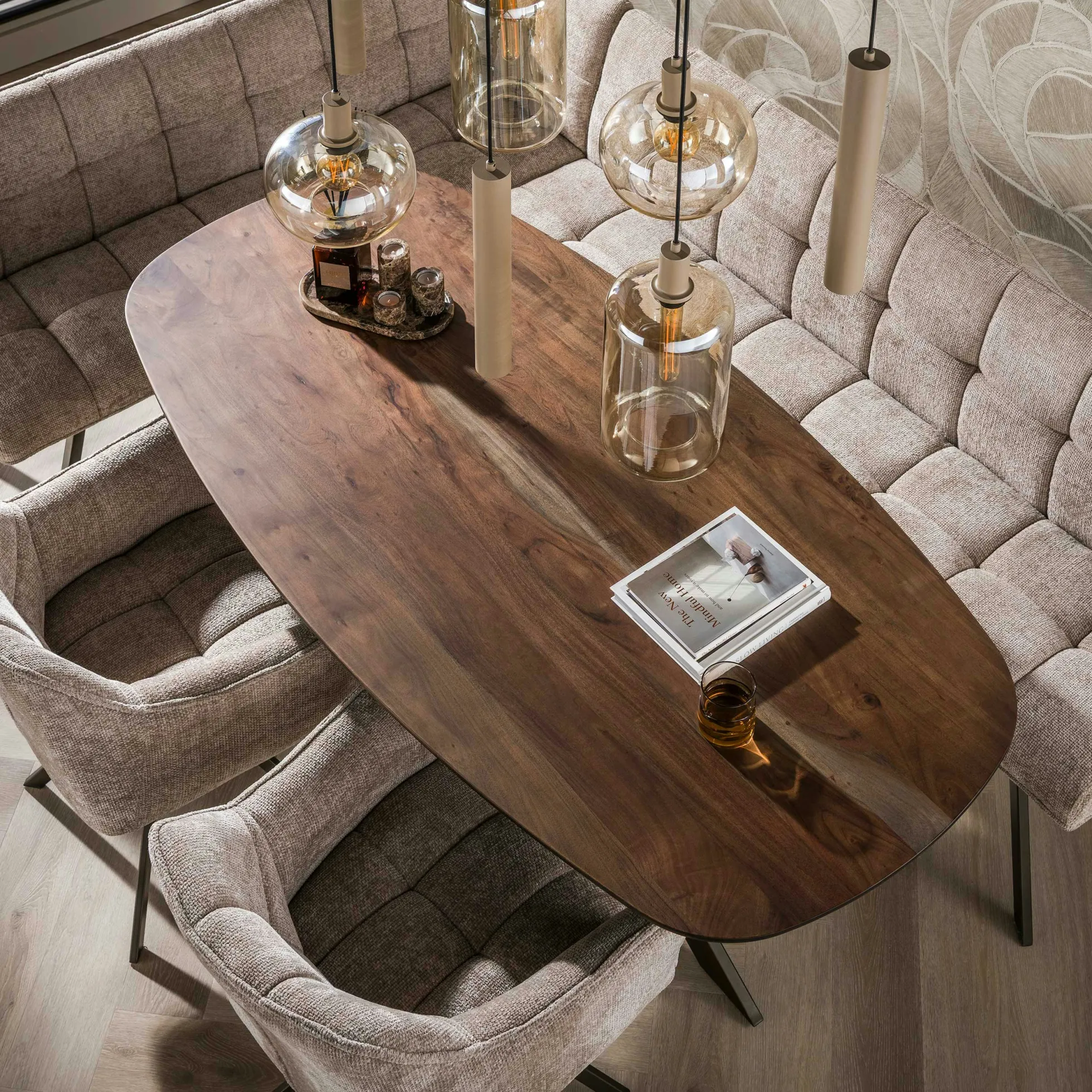Table à manger bois d'acacia foncé bords arrondis 180 cm NAKO