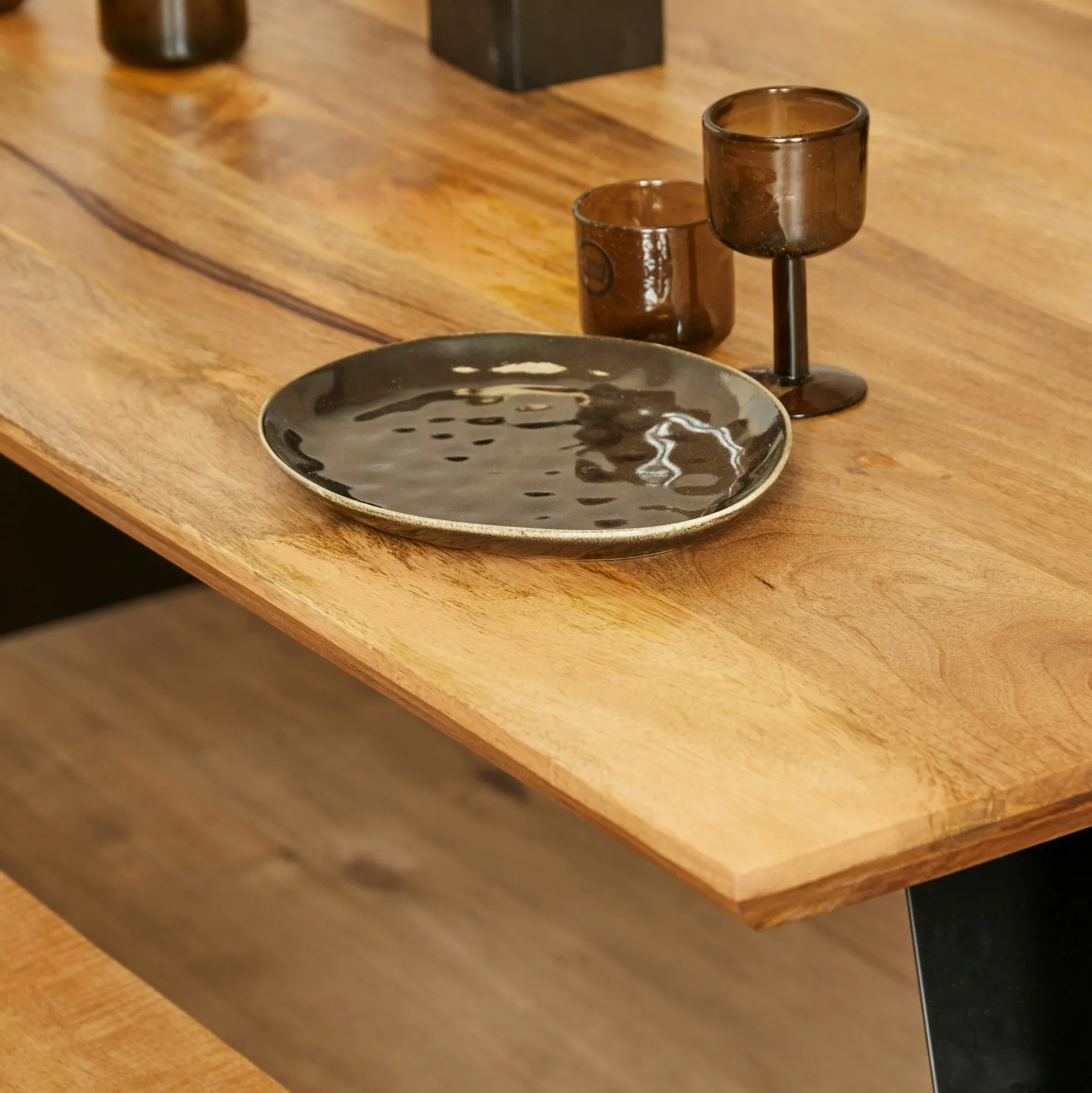 Table à manger bois et métal à pieds obliques 240 cm ALMA