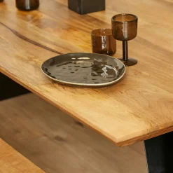 Table à manger bois et métal à pieds obliques 200 cm ALMA